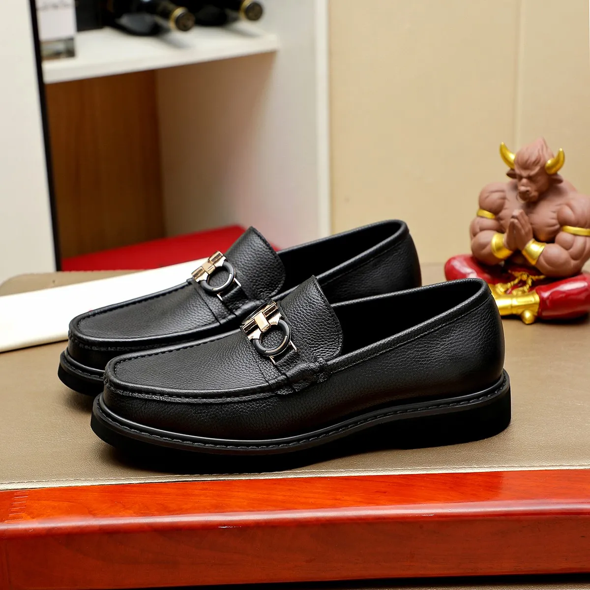 Men's shoes 💰500 Ferragamo [Ferragamo] top imported suit men's shoes 💯Original copy of the official website, product materials: selected imported embossed calfskin + luxury hardware buckle accessories ~ imported water-dyed cow 🐂 leather lining. Strong three-dimensional visual effect, original combination outsole, multiple colors available😘 Size: 38-44 (.45.46. Customized)